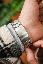 Load image into Gallery viewer, OMEGA Speedmaster Broad Arrow GMT 3581.30.00 - Pewter &amp; Black