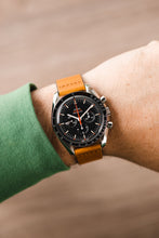 Load image into Gallery viewer, Pebro ARTISAN - Oiled Leather Watch Strap in HONEY YELLOW