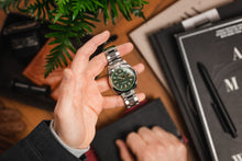 Load image into Gallery viewer, ROLEX Milgauss - Black Dial