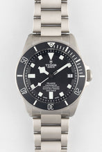 Load image into Gallery viewer, TUDOR Pelagos 42mm Titanium Automatic Diving Watch - Black Dial