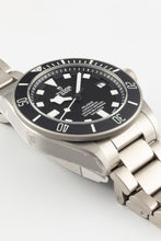 Load image into Gallery viewer, TUDOR Pelagos 42mm Titanium Automatic Diving Watch - Black Dial