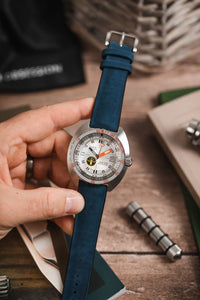 blue rubber strap watch 